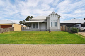 Paperbark Homestead, Inverloch